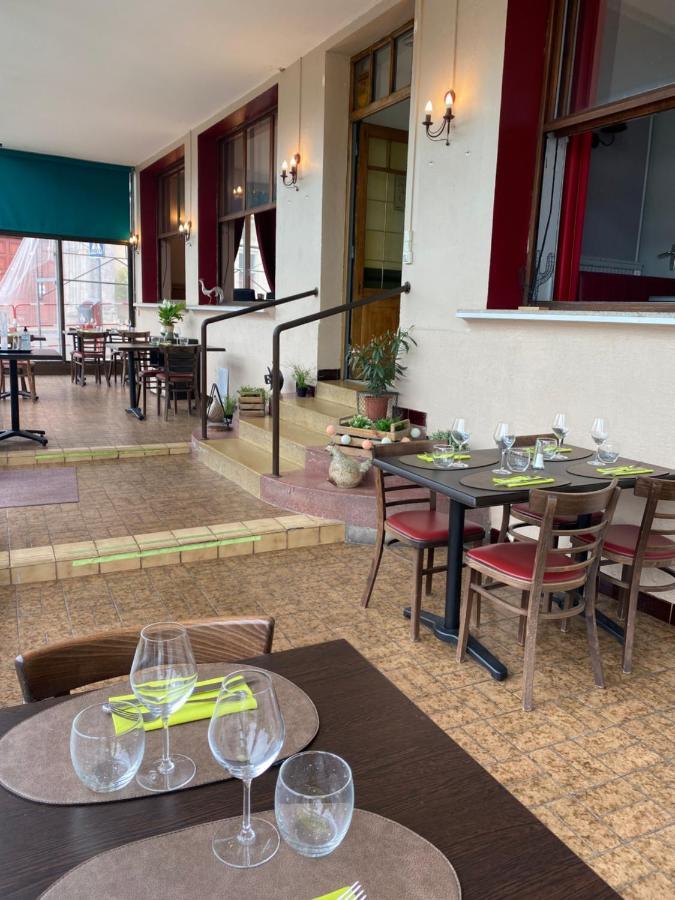 Hotel-Restaurant Les Trois Maures Verdun-sur-le-Doubs Exterior photo